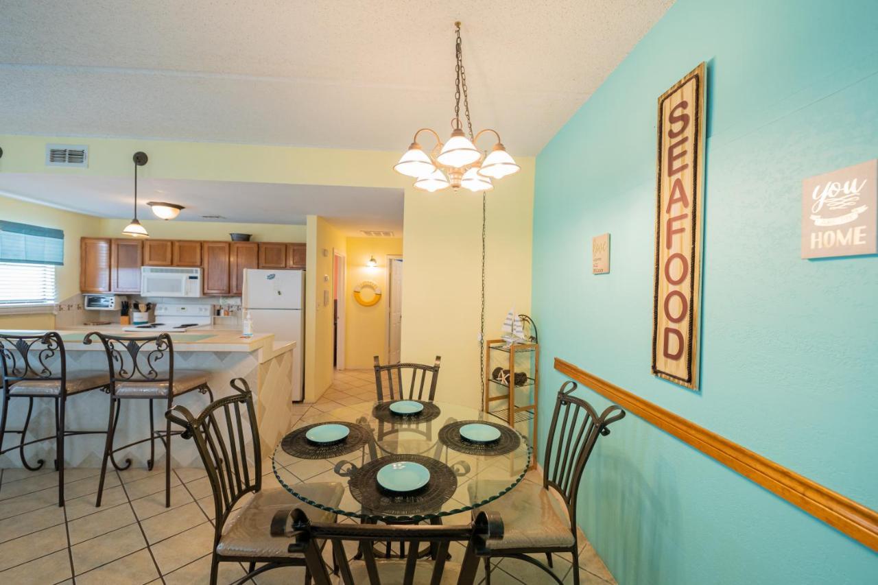 South Padre Island Condo Is Walking Distance To The Beach, Sleeps 6, Third Floor, 2024 Traveler Award, Winter Rates Kültér fotó