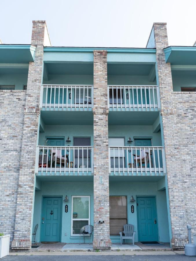 South Padre Island Condo Is Walking Distance To The Beach, Sleeps 6, Third Floor, 2024 Traveler Award, Winter Rates Kültér fotó