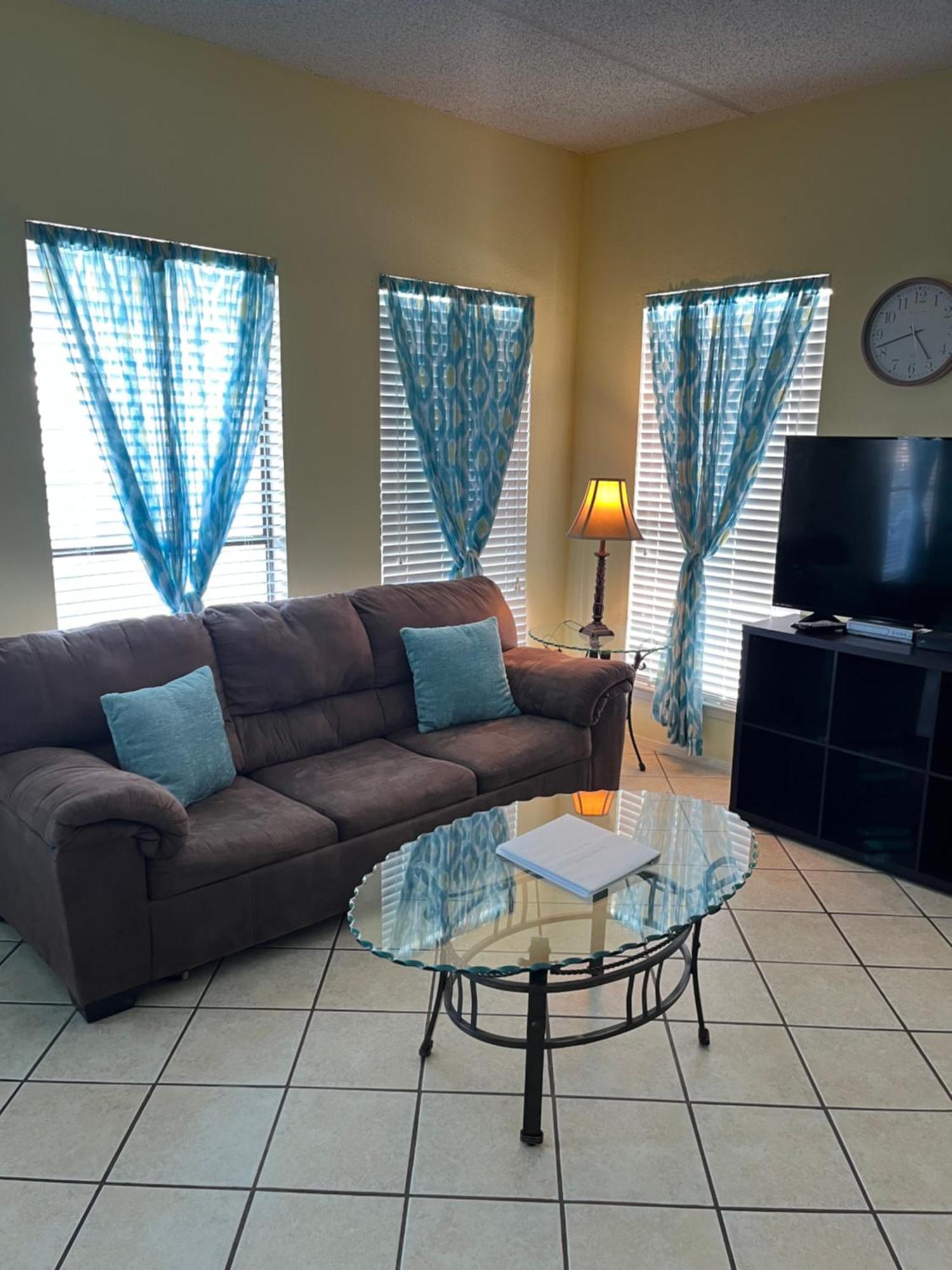 South Padre Island Condo Is Walking Distance To The Beach, Sleeps 6, Third Floor, 2024 Traveler Award, Winter Rates Kültér fotó