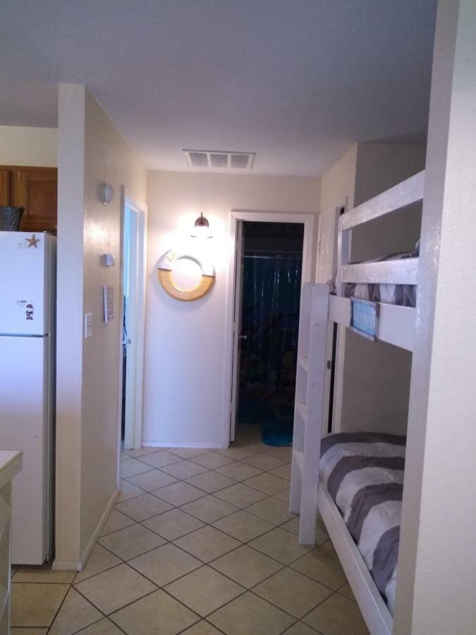 South Padre Island Condo Is Walking Distance To The Beach, Sleeps 6, Third Floor, 2024 Traveler Award, Winter Rates Kültér fotó