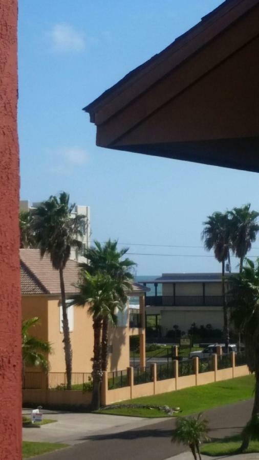 South Padre Island Condo Is Walking Distance To The Beach, Sleeps 6, Third Floor, 2024 Traveler Award, Winter Rates Kültér fotó